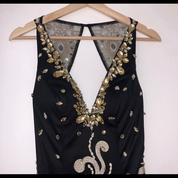 Formal Dress - Picture 2 of 12